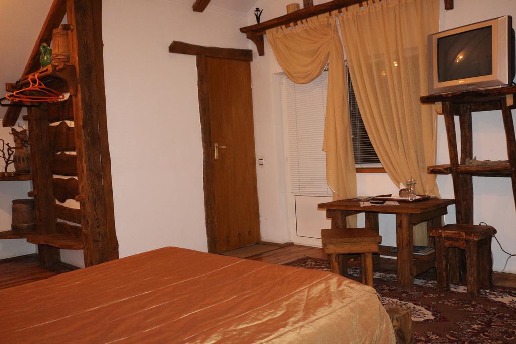 Eco Grill Hotel Restaurant Aquarius Lviv Quarto foto
